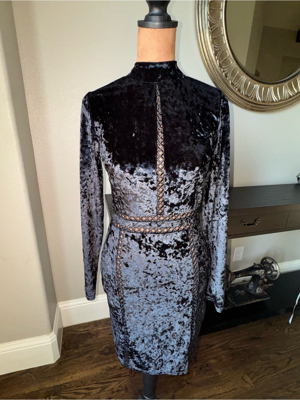 Club L Black Crushed Velvet Bodycon Mini Dress Eyelet Detail UK 10 US 6 NWOT